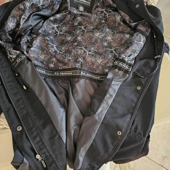 Rain coat lined with hood size S color black - Picture 3 of 5